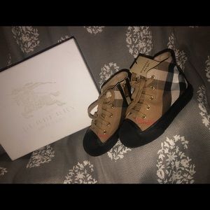 Burberry boys shoes Euro size 26, US size 9.5